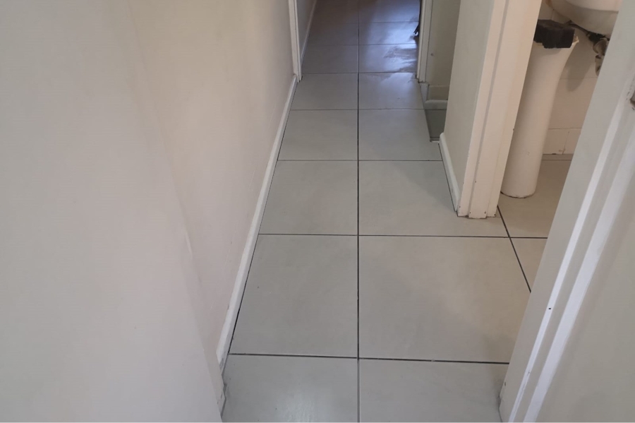 To Let 2 Bedroom Property for Rent in Uitzicht Western Cape